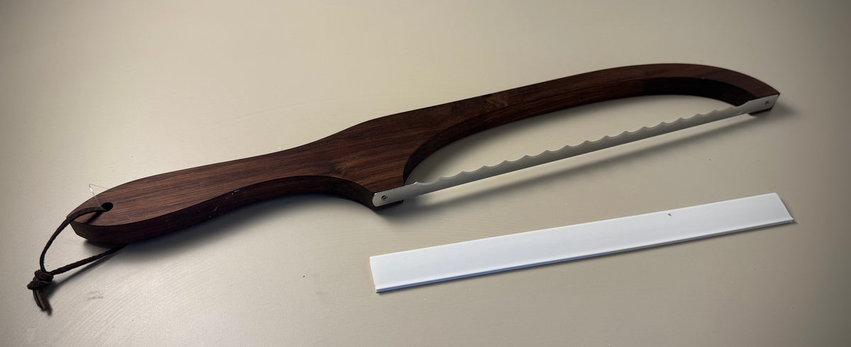 Artisan Bread Knife - Walnut