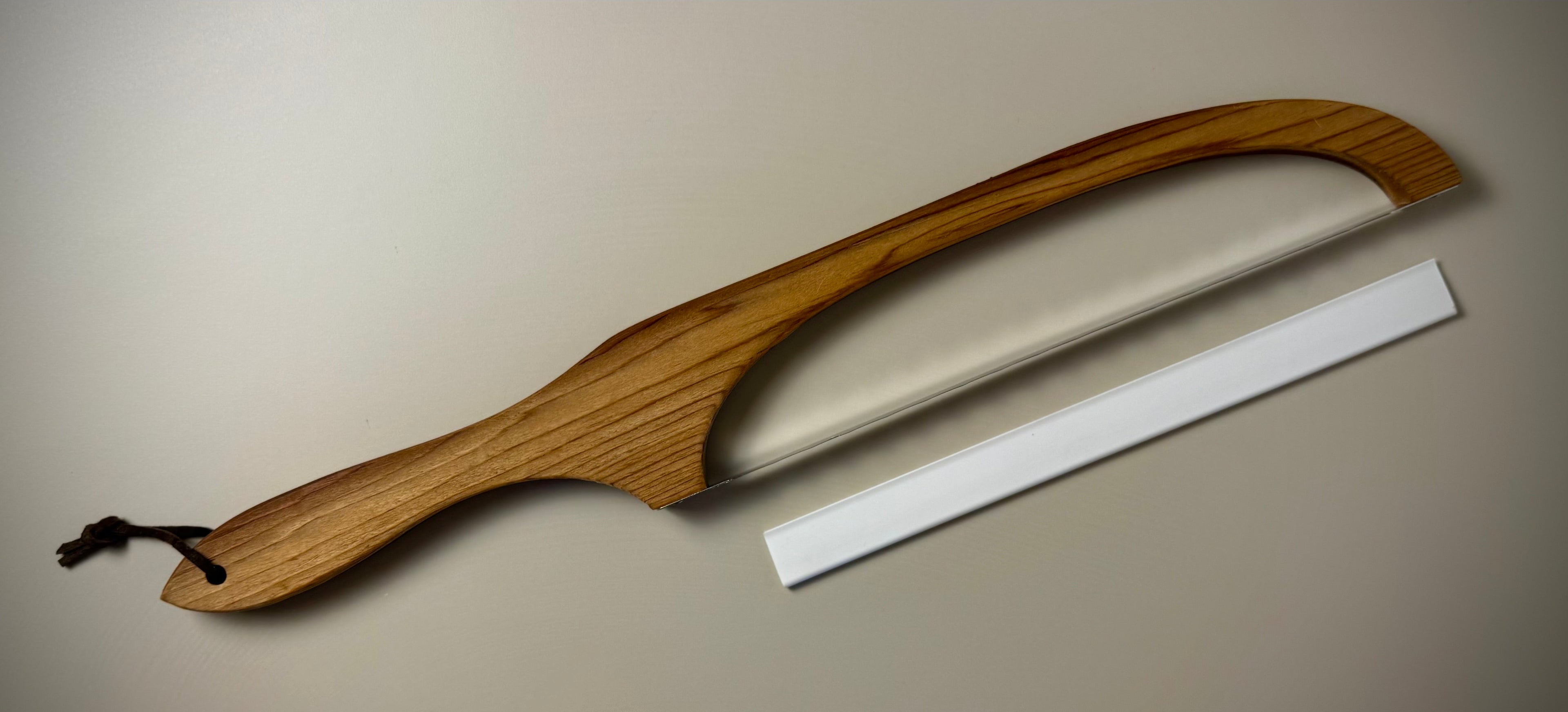 Artisan Bread Knife - Cedar